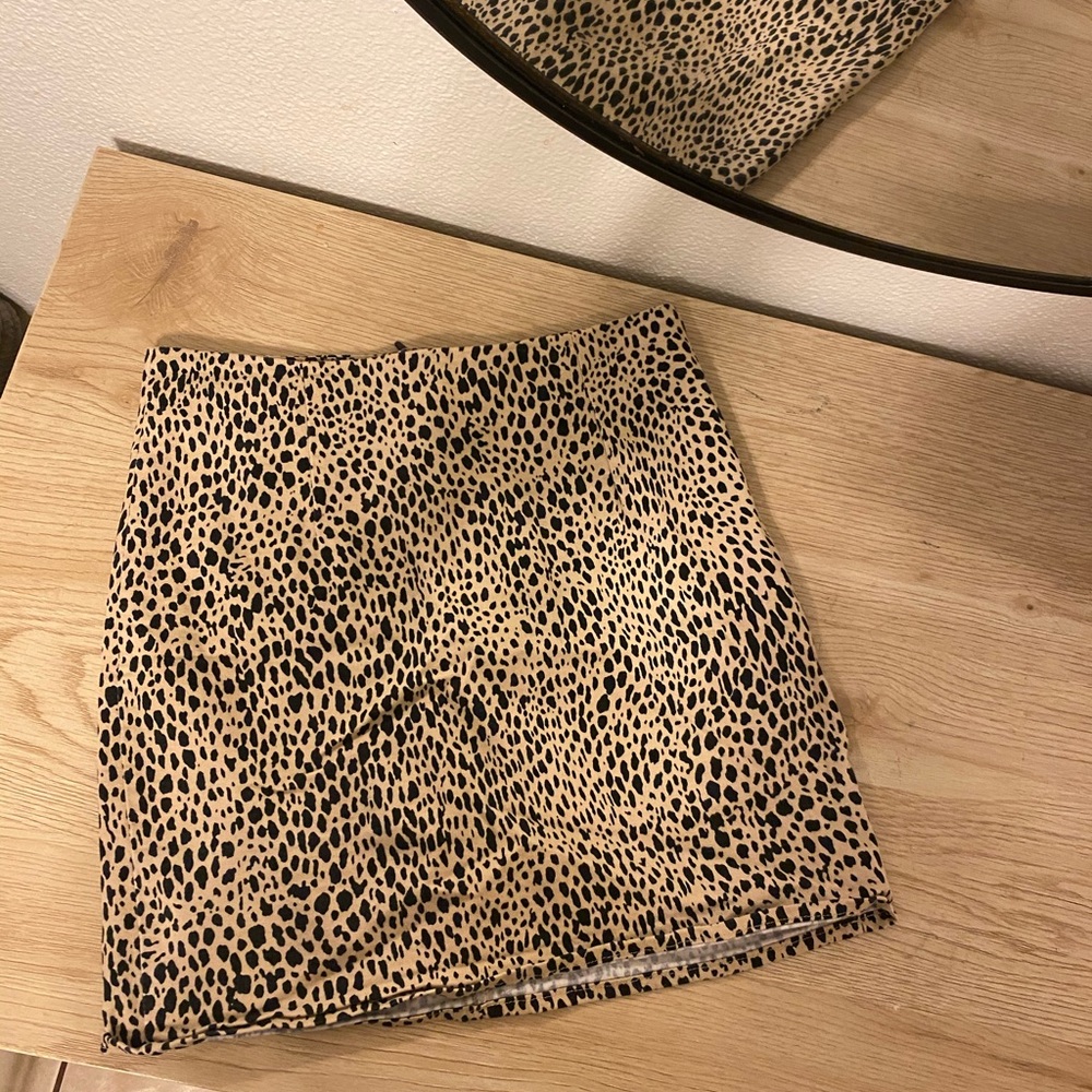 Brandy Melville skirt